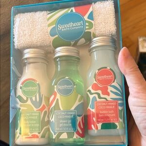 Sweetheart Bath Company Coconut Mango Bath Set — White & Green
